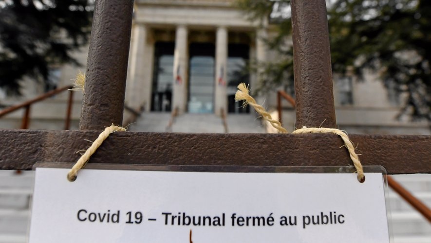 Covid-19 : Publication de trois ordonnances au Journal – Le droit des étrangers est impacté en matière de délais pendant la crise sanitaire. © DR