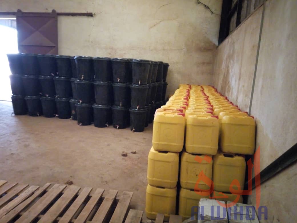 Covid-19 : La Coton Tchad fait un important don pour appuyer la lutte. © Golmen Ali/Alwihda Info Covid-19 : La Coton Tchad fait un important don pour appuyer la lutte. © Golmen Ali/Alwihda Info