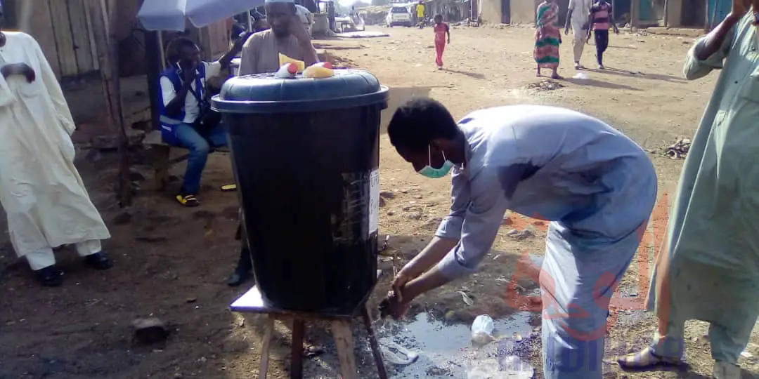 Tchad : à Pala, le marché hebdomadaire nettoyé par une centaine de citoyens. © Foka Mapagne/Alwihda Info