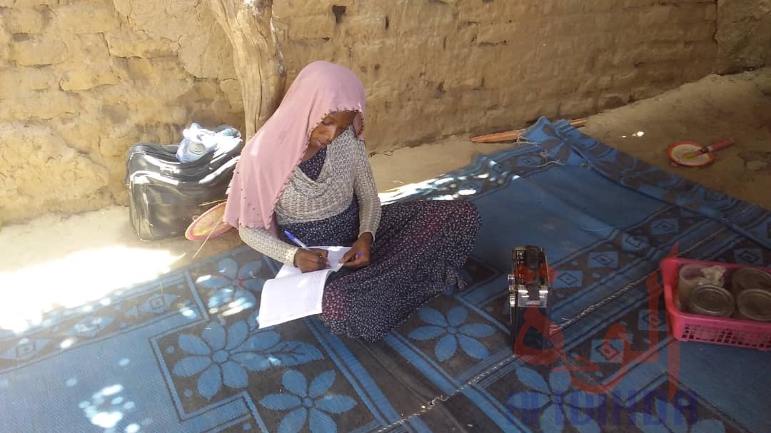 Tchad : cours à la radio, l'initiative pleine d'espoir au Batha. © Hassan Djidda Hassan/Alwihda Info
