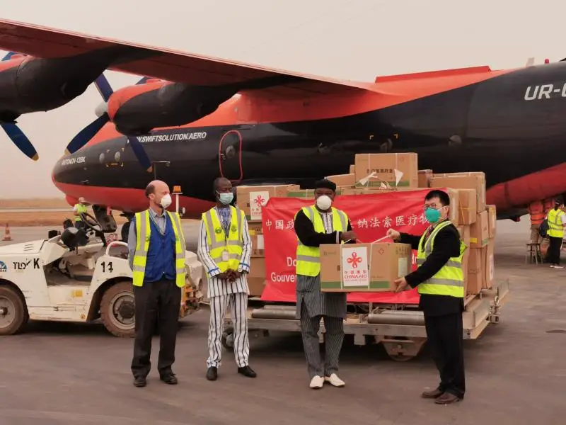 A batch of medical supplies donated by the Chinese government arrive at the Thomas Sankara International Airport, Ouagadougou, capital of Burkina Faso on April 16, shortly after the arrival of a team of Chinese medical experts. (Photo courtesy of the Chinese Embassy in Burkina Faso)