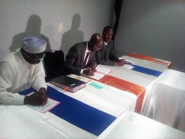 Signature d'un accord entre le gouvernement tchadien et la BID à N'Djamena, le 28 avril 2020. © Abakar Chérif Hamid/Alwihda Info