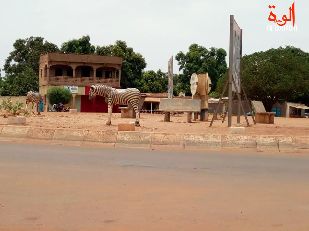 Un rond-point à Kélo, au Tchad. © Golmen Ali/Alwihda Info