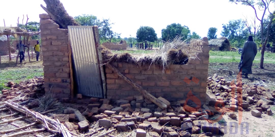 Tchad : des victimes d'une tornade reçoivent une assistance au Mayo Kebbi Ouest. © Foka Mapagne/Alwihda Info