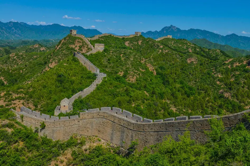 Photo taken on May 26 shows the Jinshanling section of the Great Wall located in Luanping county, Chengde, Hebei Province. Photo by Zhou Wanping/People’s Daily Online