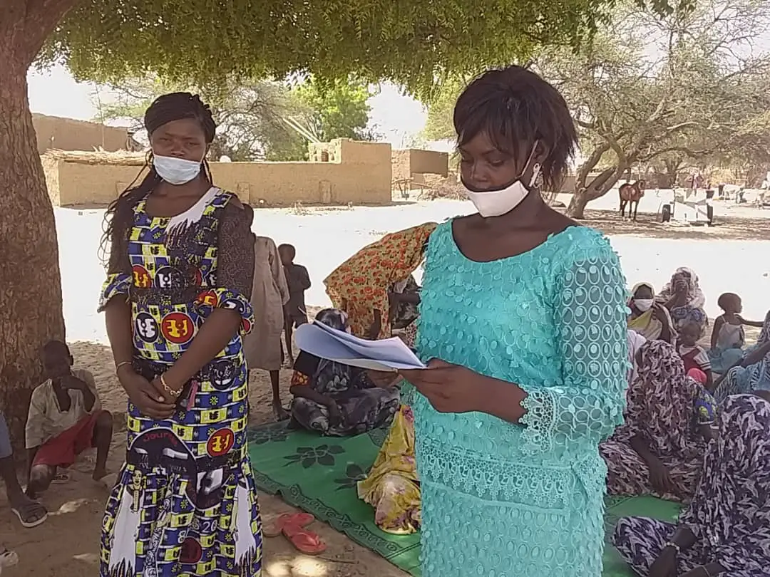 Tchad-Covid 19 : La WILPF sensibilise et distribue des masques aux femmes de Mandilé à Ati : ©️ Hassan Djidda/Alwihda Info
