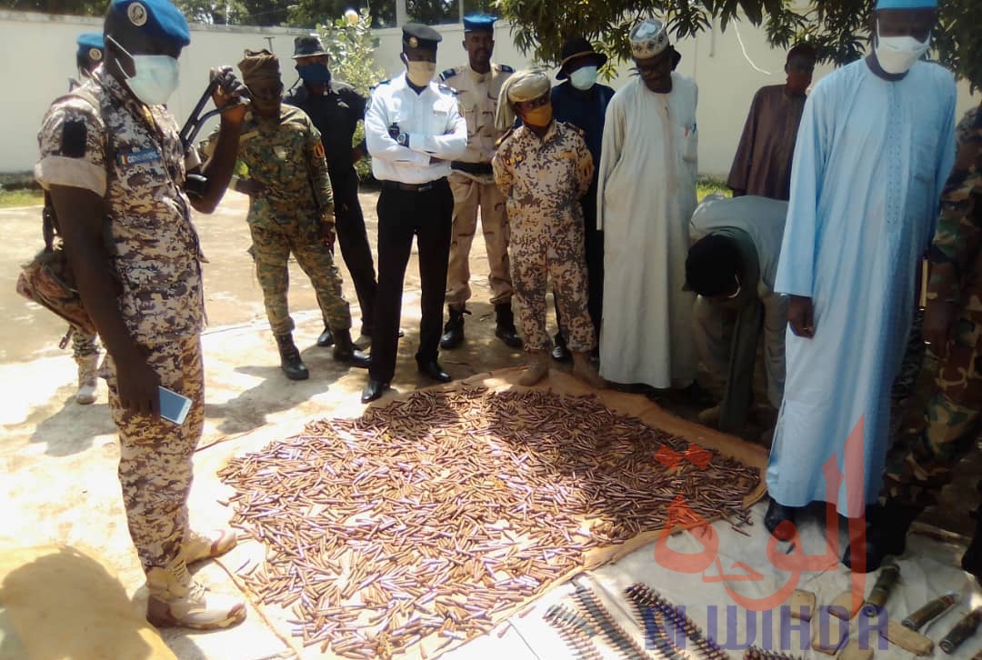 Tchad : au Logone Oriental, des armes et munitions saisies lors d'une course-poursuite. © Frédéric Ngardodim/Alwihda Info Tchad : au Logone Oriental, des armes et munitions saisies lors d'une course-poursuite. © Frédéric Ngardodim/Alwihda Info