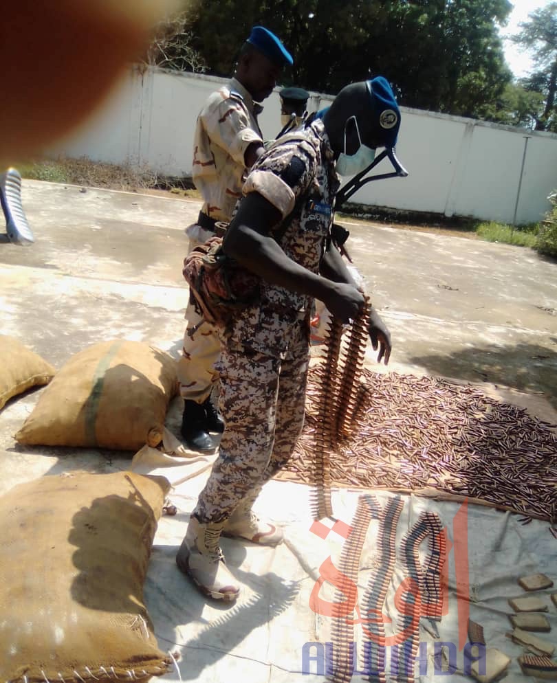 Tchad : au Logone Oriental, des armes et munitions saisies lors d'une course-poursuite. © Frédéric Ngardodim/Alwihda Info Tchad : au Logone Oriental, des armes et munitions saisies lors d'une course-poursuite. © Frédéric Ngardodim/Alwihda Info