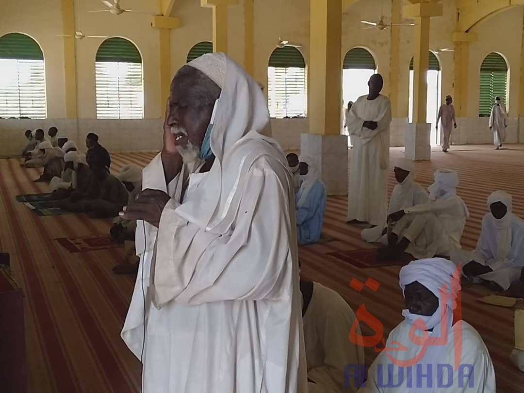 Tchad - Covid-19 : à Ati, la prière du vendredi organisée avec des mesures barrières strictes Tchad - Covid-19 : à Ati, la prière du vendredi organisée avec des mesures barrières strictes
