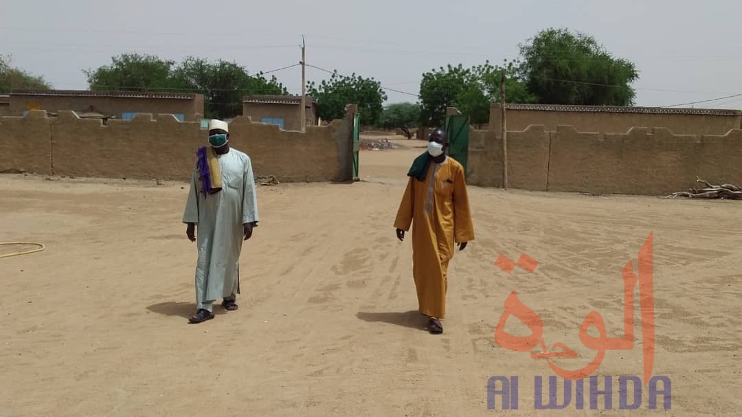 Tchad - Covid-19 : à Ati, la prière du vendredi organisée avec des mesures barrières strictes Tchad - Covid-19 : à Ati, la prière du vendredi organisée avec des mesures barrières strictes