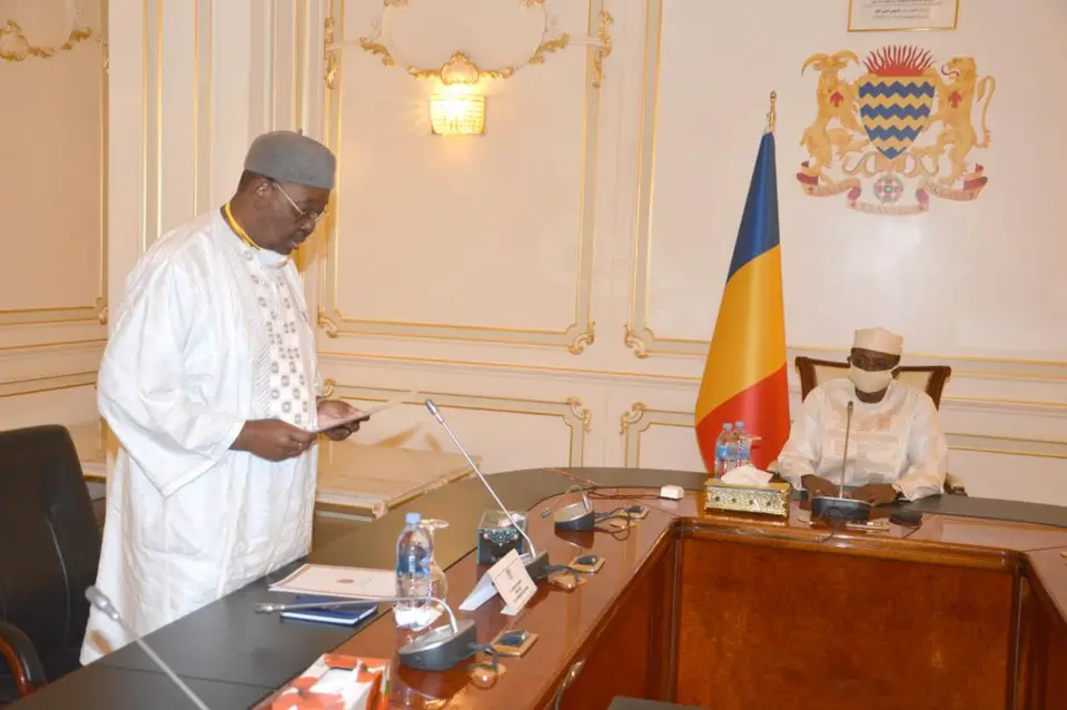 Tchad : dignité de maréchal, le président de l'Assemblée nationale reçu par Idriss Déby. © PR