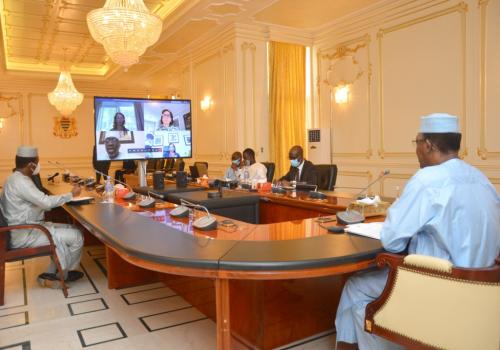 Le chef de l'État Idriss Déby, lundi 29 juin 2020 lors d'une visioconférence avec le vice-président de la Banque mondiale. © PR