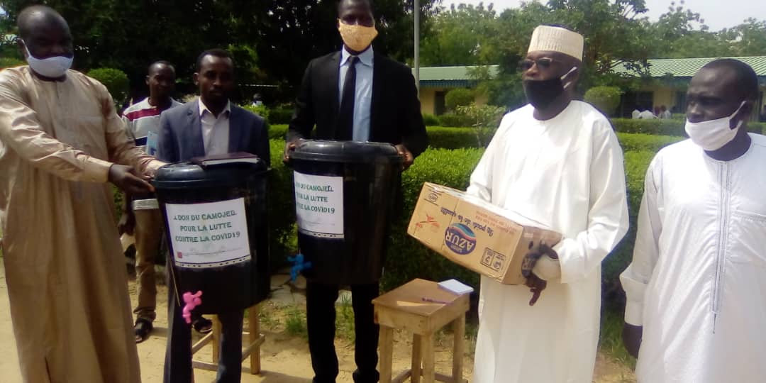 Tchad : les étudiants de l'ENS et de l'INJS reçoivent des kits d'hygiène à N'Djamena. © Mahamat Abdramane Ali Kitire/Alwihda Info