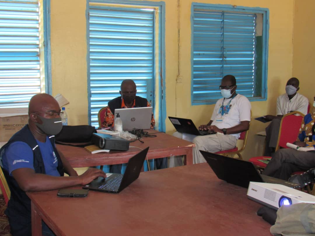 Tchad : à Goz Beida, la zone Est fait le point sur la situation épidémiologique. © Mahamat Issa Gadaya/Alwihda Info Tchad : à Goz Beida, la zone Est fait le point sur la situation épidémiologique. © Mahamat Issa Gadaya/Alwihda Info