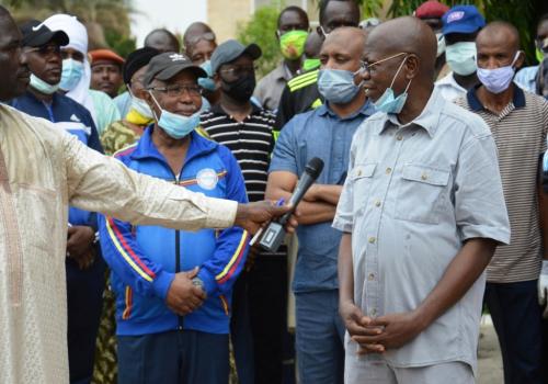Tchad : le personnel de la Présidence initie une journée citoyenne d'assainissement au Palais.