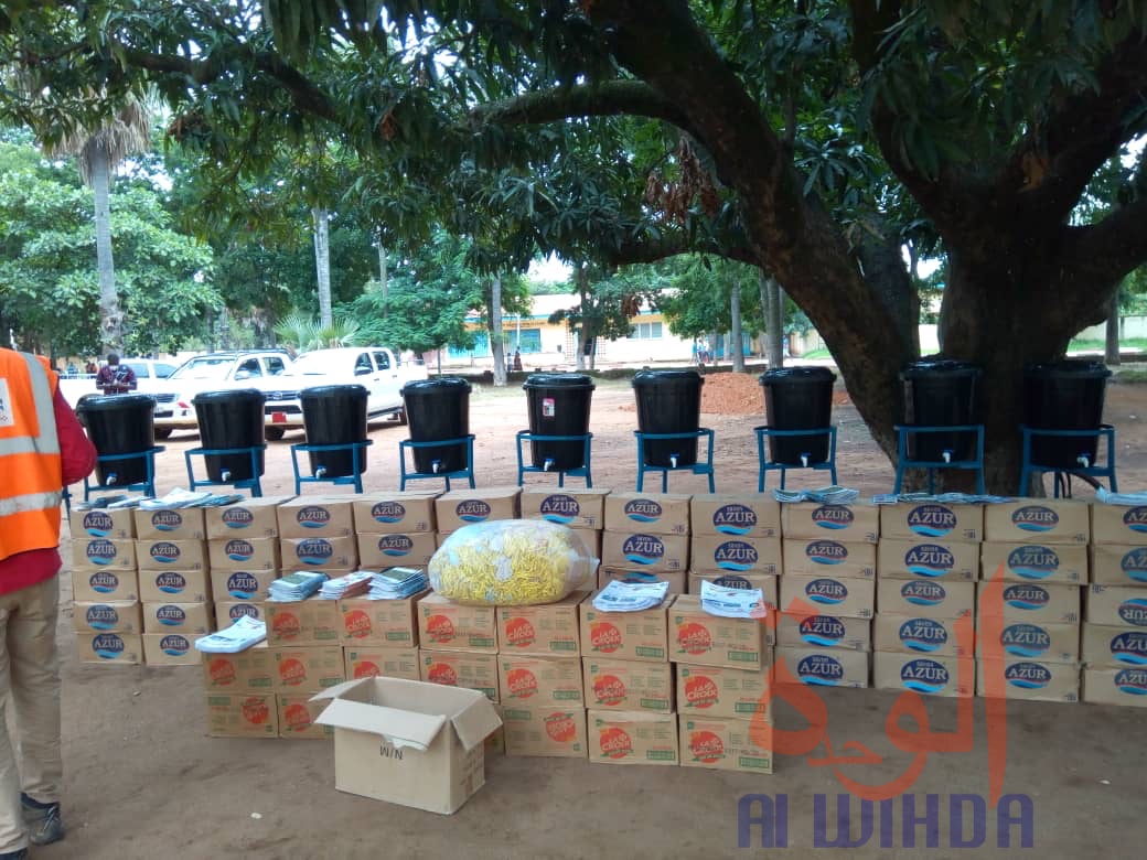 Tchad : au Logone Occidental, le comité de lutte contre la Covid-19 réceptionne du matériel. © Golmem Ali/Alwihda Info Tchad : au Logone Occidental, le comité de lutte contre la Covid-19 réceptionne du matériel. © Golmem Ali/Alwihda Info