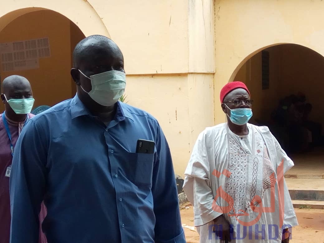 Tchad : au Logone Occidental, le comité de lutte contre la Covid-19 réceptionne du matériel. © Golmem Ali/Alwihda Info Tchad : au Logone Occidental, le comité de lutte contre la Covid-19 réceptionne du matériel. © Golmem Ali/Alwihda Info