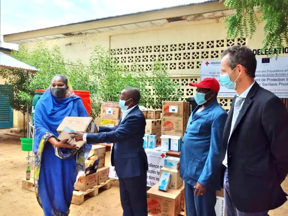 Tchad : 31 centres de santé de N'Djamena renforcés avec des équipements sanitaires. © Malick Mahamat/Alwihda Info