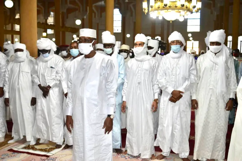 Tchad : le chef de l'État a pris part à la prière de l'Aïd à la grande mosquée de N'Djamena