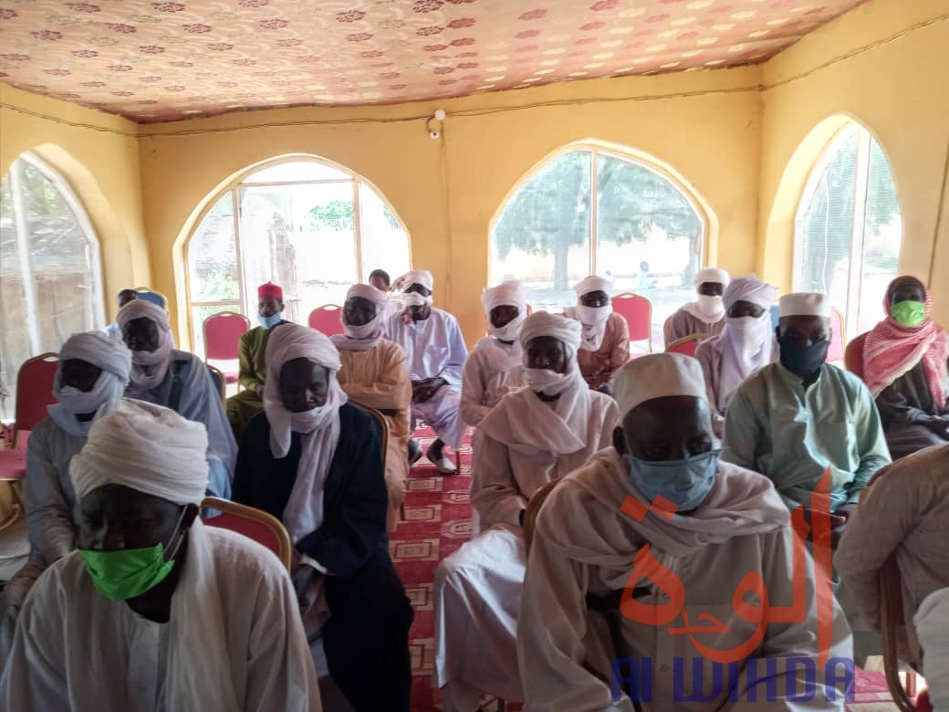 Tchad : à Goz Beida, les religieux exhortés à la sensibilisation à l'occasion de l'Aïd El Adha. © Mahamat Issa Gadaya/Alwihda Info Tchad : à Goz Beida, les religieux exhortés à la sensibilisation à l'occasion de l'Aïd El Adha. © Mahamat Issa Gadaya/Alwihda Info