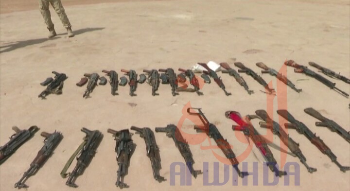 Tchad : plusieurs armes de guerre saisies au Borkou. © Abdoulaye Adoum Akim/Alwihda Info Tchad : plusieurs armes de guerre saisies au Borkou. © Abdoulaye Adoum Akim/Alwihda Info