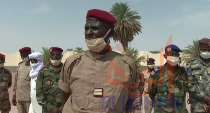 Tchad : plusieurs armes de guerre saisies au Borkou. © Abdoulaye Adoum Akim/Alwihda Info Tchad : plusieurs armes de guerre saisies au Borkou. © Abdoulaye Adoum Akim/Alwihda Info