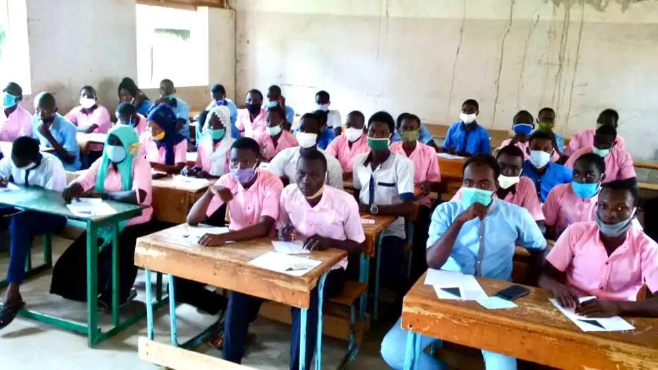 Tchad : à Mongo, des centaines d'élèves composent les épreuves du brevet