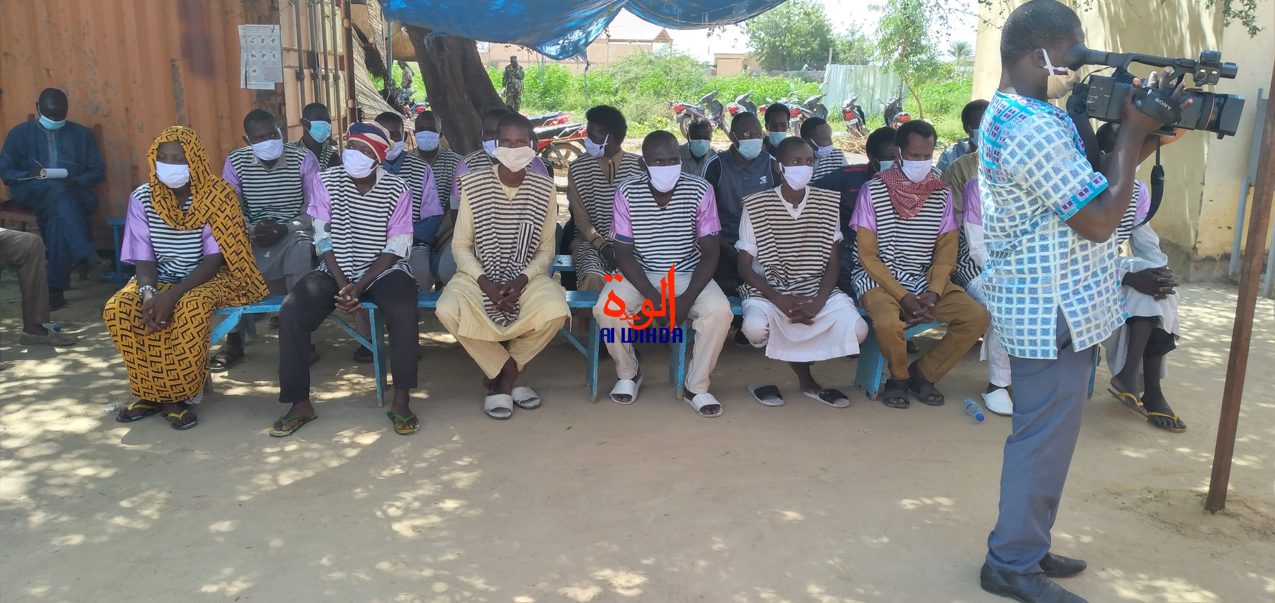 Tchad : libération de détenus graciés par le chef de l'État, dont d'ex-chefs rebelles. © Ben kadabio/Alwihda Info Tchad : libération de détenus graciés par le chef de l'État, dont d'ex-chefs rebelles. © Ben kadabio/Alwihda Info