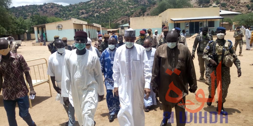 Tchad : à Mongo, le gouverneur inspecte l’hôpital provincial. © Béchir Badjoury/Alwihda Info