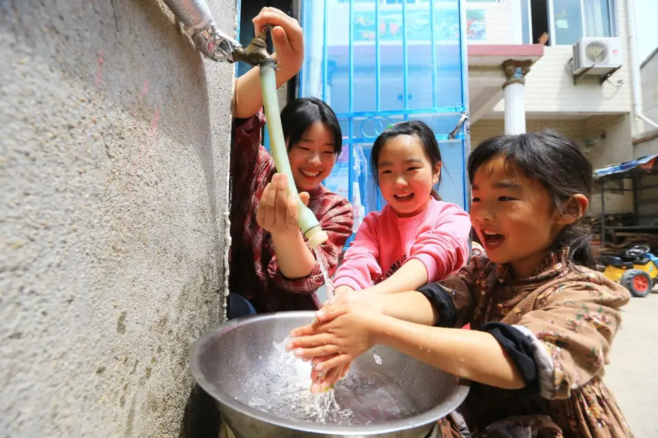 Local families in Shenxu village in Linhuan township, Suixi county, Huaibei, east China’s Anhui province, have access to tap water, April 23, 2020. (Photo by Wan Shanchao/People’s Daily Online)