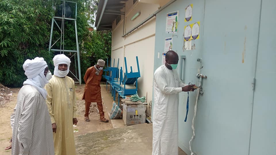 Tchad : le ministre de la santé suspend deux responsables d'un entrepôt Tchad : le ministre de la santé suspend deux responsables d'un entrepôt
