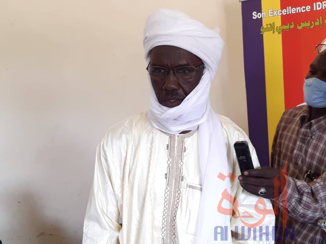 Tchad : Le nouveau délégué à l'éducation nationale du Ouaddaï installé. © Abba Issa/Alwihda Info Tchad : Le nouveau délégué à l'éducation nationale du Ouaddaï installé. © Abba Issa/Alwihda Info