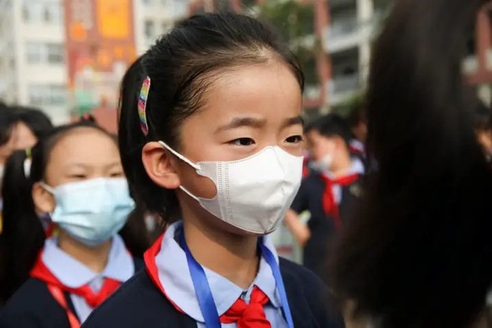 Students wear masks at school in East China’s Jiangsu Province Lianyungang City on September 1. Photo by Si Wei/People’s Daily Online