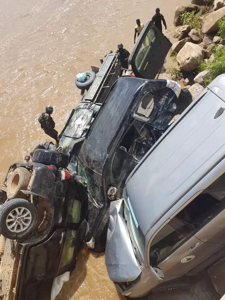 Cameroun : sept ministres indemnes après un grave accident de la route