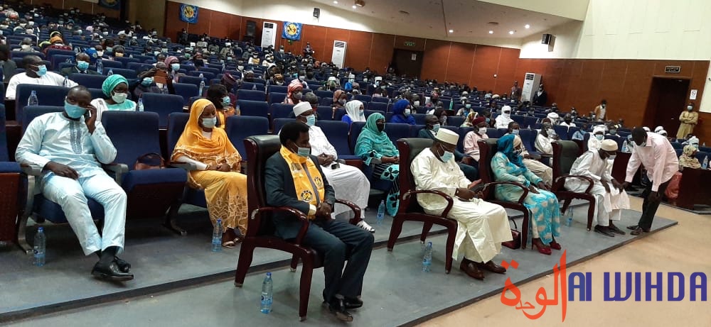 Tchad : les ressortissants de Mont Illi honorent la ministre de l'Énergie. © Abakar Chérif/Alwihda Info