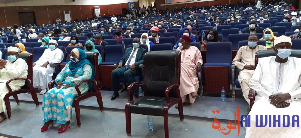 Tchad : les ressortissants de Mont Illi honorent la ministre de l'Énergie. © Abakar Chérif/Alwihda Info