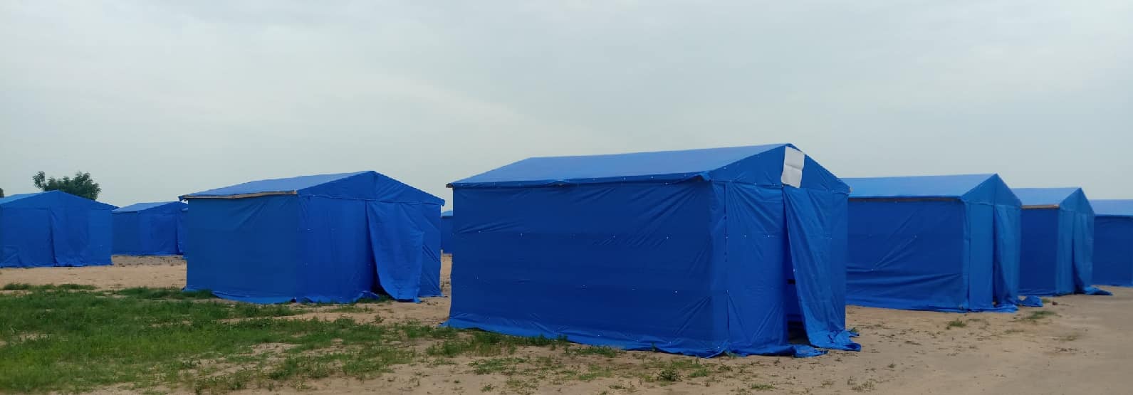 Tchad : des victimes d'inondations acheminées vers le site de Toukra. © Min.Santé