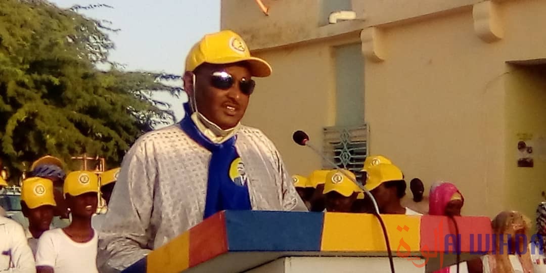 Tchad : des jeunes d'Abéché reçoivent des fonds pour appuyer la sensibilisation sur le recensement. © Mahamat Abdramane Ali Kitire/Alwihda Info