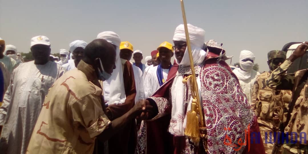 Tchad : des milliers de civils incités au recensement dans les villages du Ouaddaï. © Mahamat Abdramane Ali Kitire/Alwihda Info Tchad : des milliers de civils incités au recensement dans les villages du Ouaddaï. © Mahamat Abdramane Ali Kitire/Alwihda Info