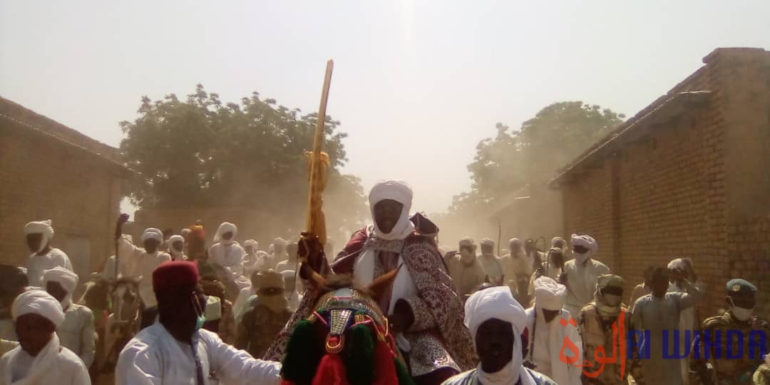 Tchad : des milliers de civils incités au recensement dans les villages du Ouaddaï. © Mahamat Abdramane Ali Kitire/Alwihda Info Tchad : des milliers de civils incités au recensement dans les villages du Ouaddaï. © Mahamat Abdramane Ali Kitire/Alwihda Info