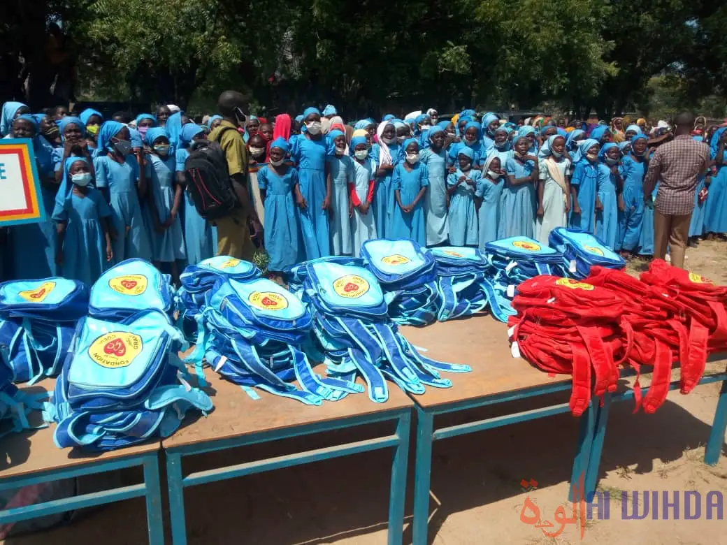 Tchad : 1200 kits scolaires offerts à des élèves du Guéra