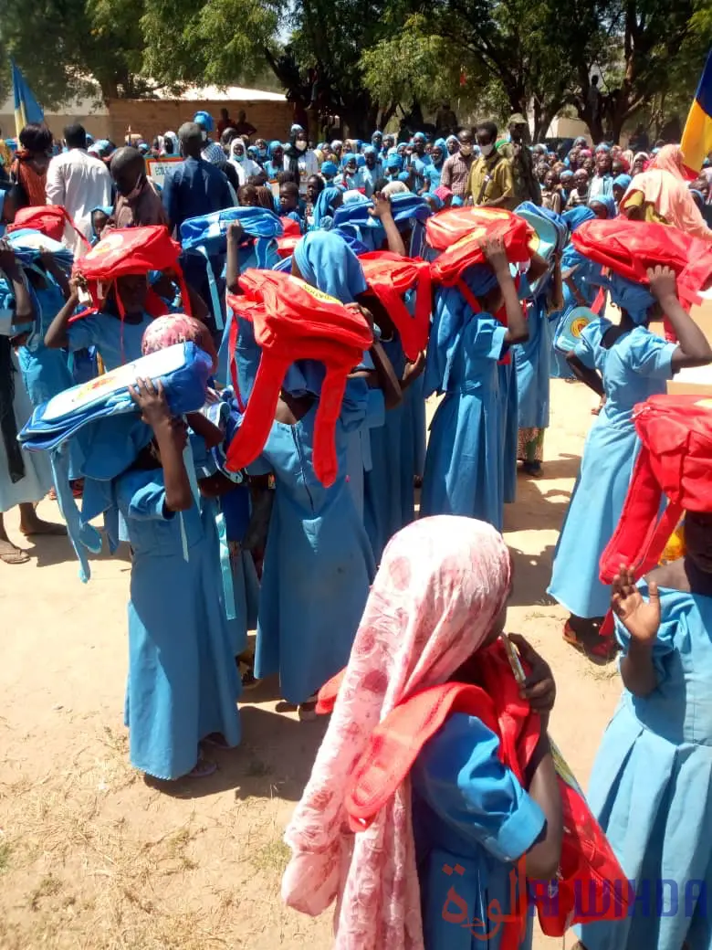 Tchad : 1200 kits scolaires offerts à des élèves du Guéra