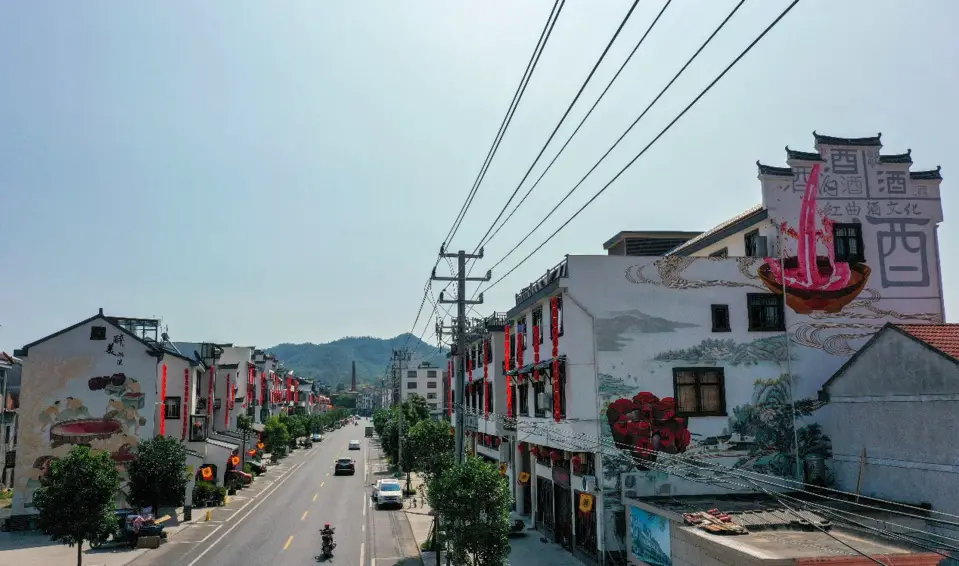 A township in Dongyang, east China's Zhejiang province, decorates itself according to local culture. Photo by Bao Kangxuan, People's Daily Online