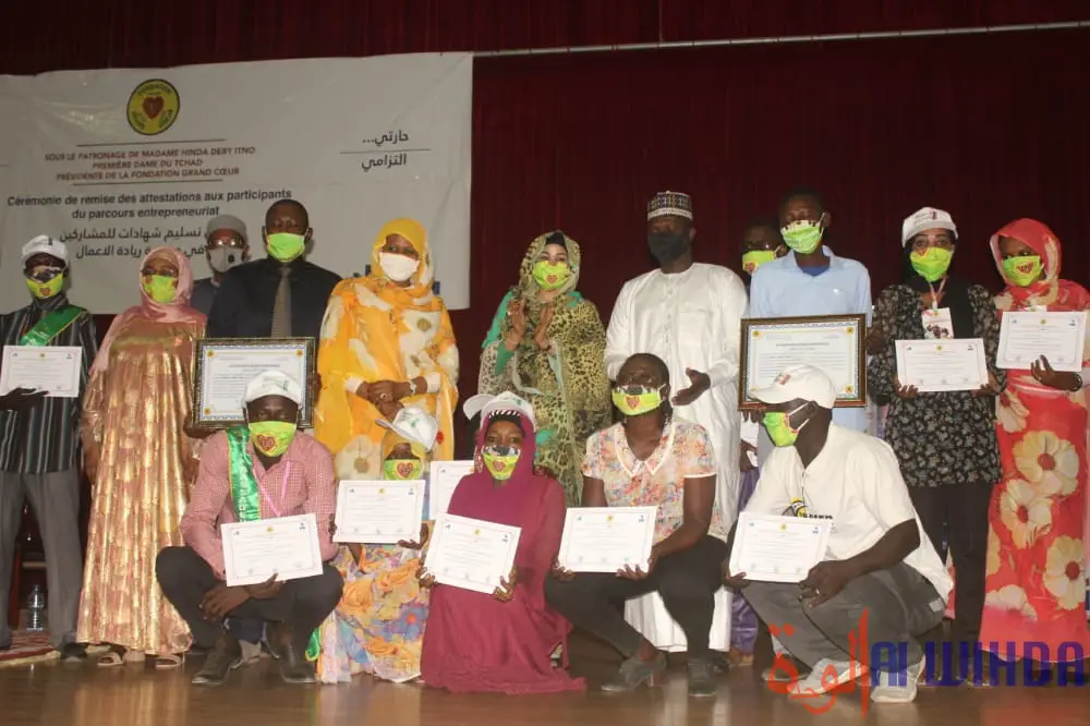 Tchad : la Première Dame honore une promotion de 1000 jeunes formés en entrepreneuriat