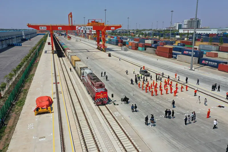 A freight train leaves the multimodal transport center in the China-Shanghai Cooperation Organization (SCO) local economic and trade cooperation demonstration zone in Qingdao, east China’s Shandong province, April 27. (Photo by Wang Zhaomai/People’s Daily Online)