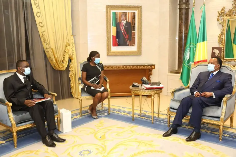 Denis Sassou N'Guesso (à droite) et l'ambassadeur Namibien
