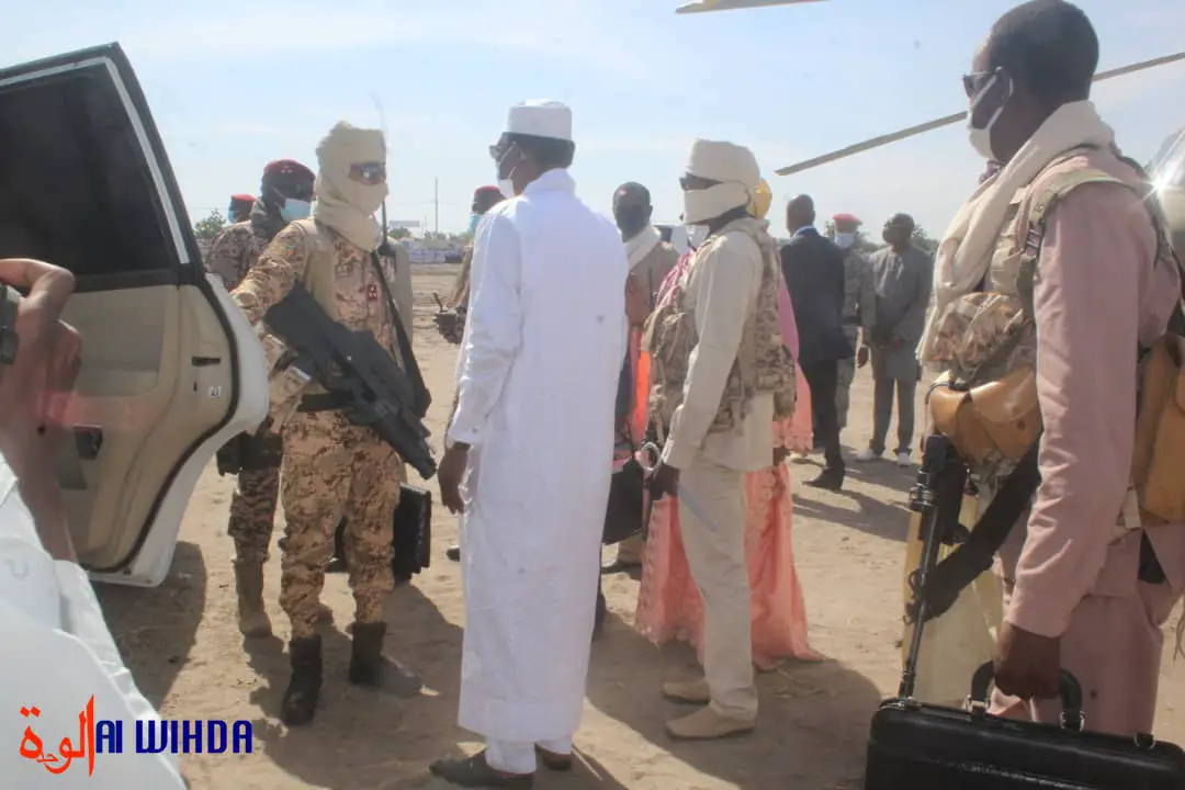 Le chef de l'État Idriss Déby le 24 novembre 2020 à Massakory, entouré de sa garde rapprochée. © Ali Moussa/Alwihda Info