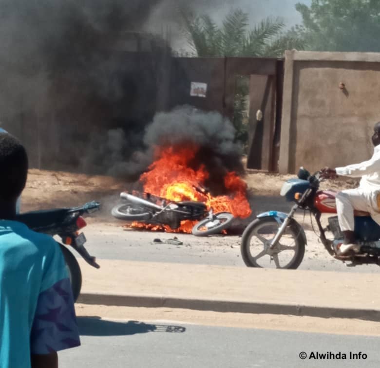 Tchad : une moto prend feu en pleine circulation à N'Djamena