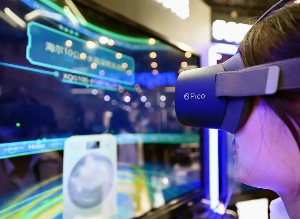 The 2020 China 5G + Industrial Internet Conference kicks off at the China Optics Valley Convention and Exhibition Center, Wuhan, central China's Hubei province, Nov. 19. (Photo by Zhang Canlong/People's Daily Online)