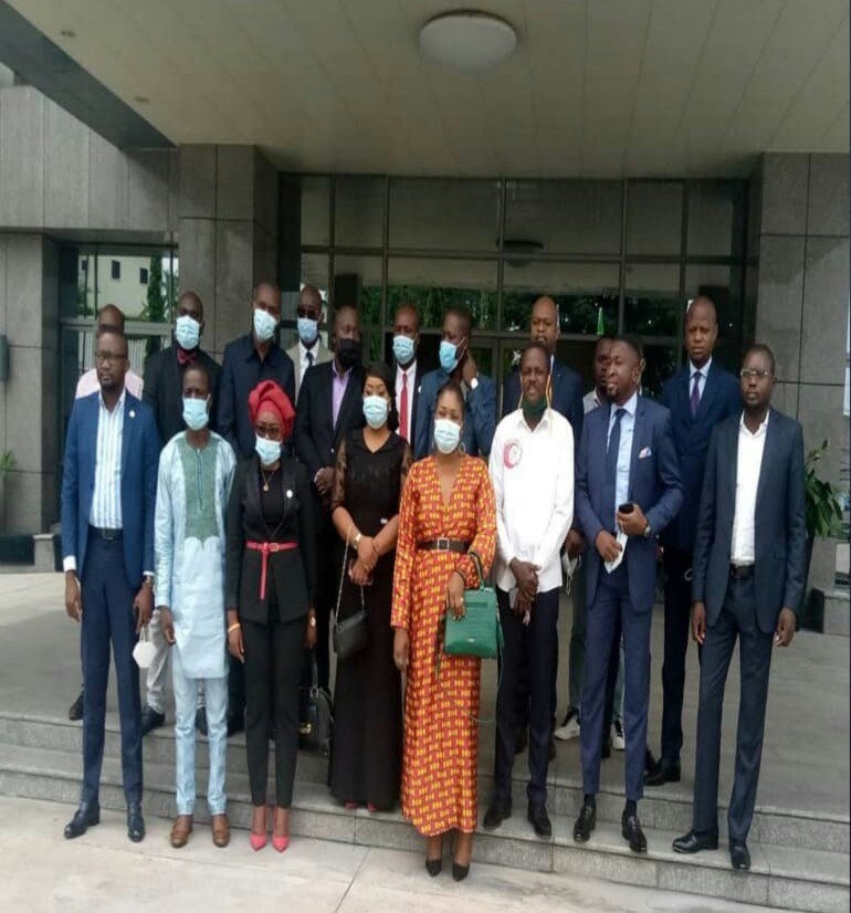L'Association Lisanga 242, après la conférence-débat. L'Association Lisanga 242, après la conférence-débat.